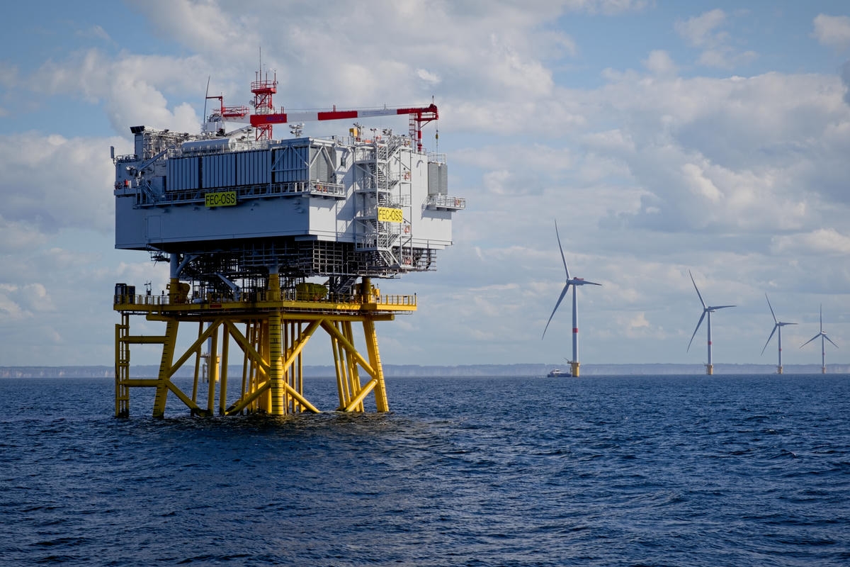 Electric power transmission using HVDC technology